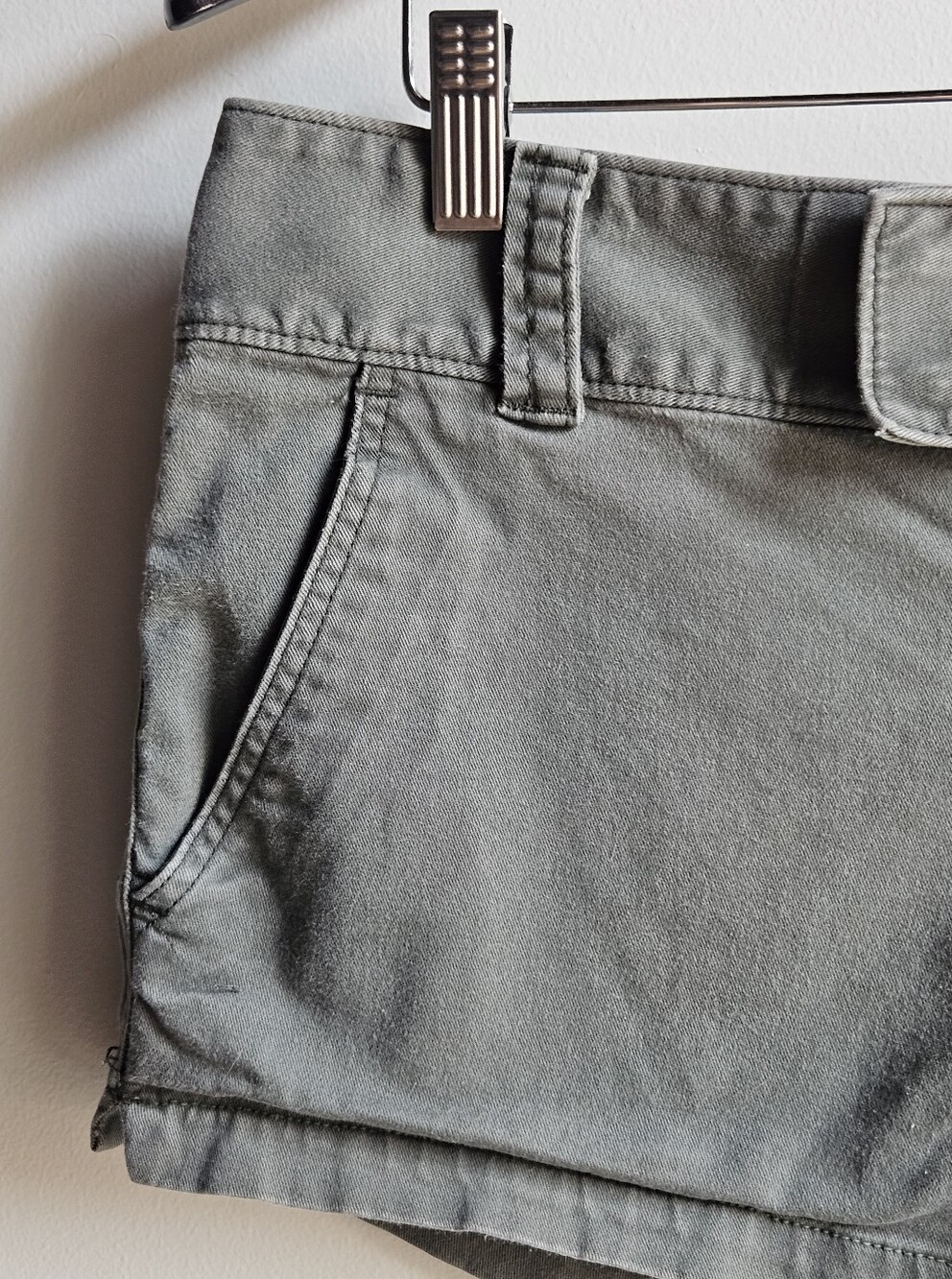Express 3" Inseam Shorts in Women's 10 - Picture 2 of 12